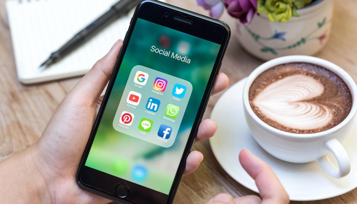 6 Things You Should Keep to Yourself Instead of Sharing on Social Media, Here’s Why