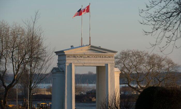 Officials Begin Turning Away Casual Travellers at US-Canada Border