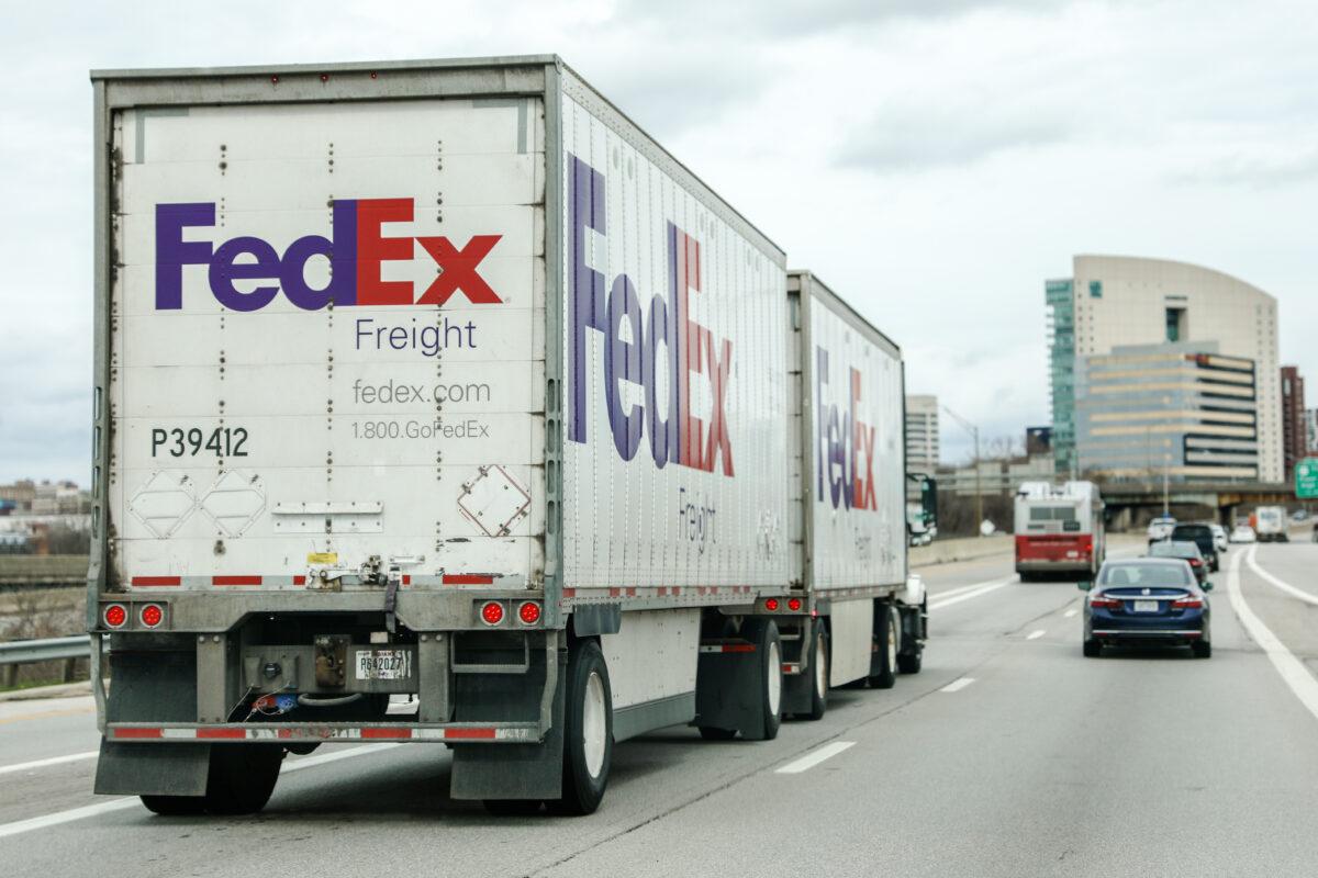 A FedEx truck drives through Columbus, Ohio, on March 20, 2020. (Charlotte Cuthbertson/The Epoch Times)