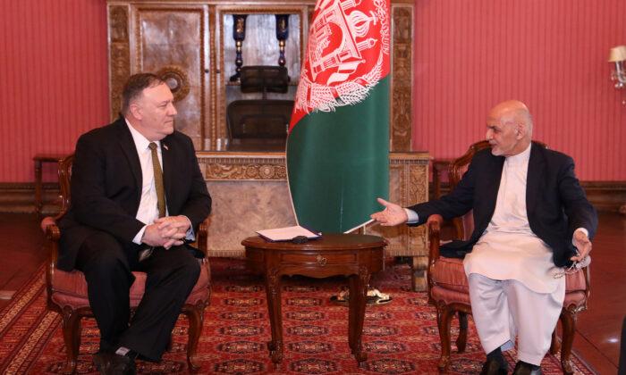 US to Reduce Afghan Aid by $1 Billion After Pompeo Visits Kabul