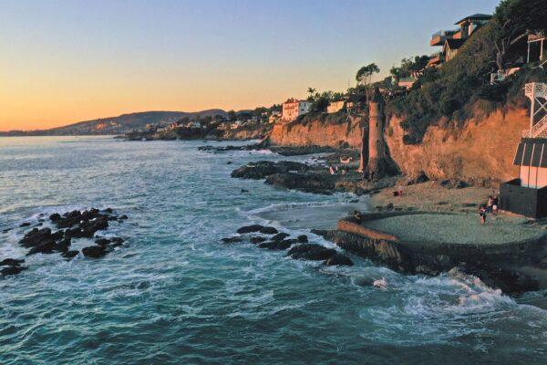 A view of Pirate Tower on the coast of Laguna Beach, Calif. (Joseph L./Pixabay)