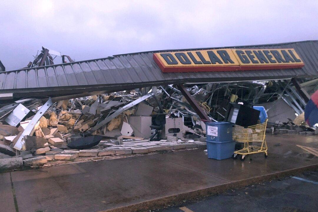 Possible Twister: Damage Reported at Mississippi-Alabama Line