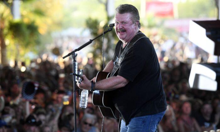 Country Singers Mourn the Death of Joe Diffie