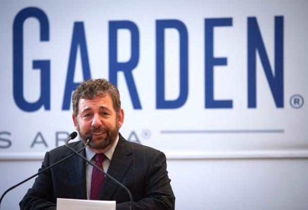 Jim Dolan, President and CEO of Cablevision Systems and Executive Chairman of The Madison Square Garden Company, speaks during a news conference to announce details of a newly renovated Madison Square Garden in New York, on Oct. 24, 2013. (Carlo Allegri/Reuters)