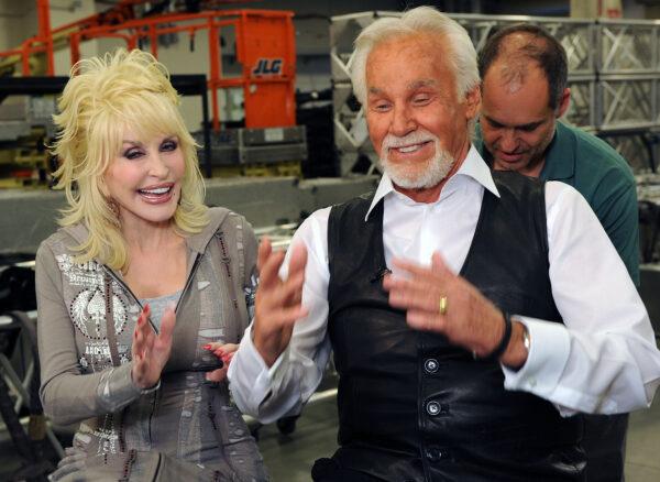 Singers/Songwriters Dolly Parton and Honoree Kenny Rogers backstage at the Kenny Rogers: The First 50 Years show at the MGM Grand at Foxwoods in Ledyard Center, Conn., on April 10, 2010. (Rick Diamond/Getty Images)