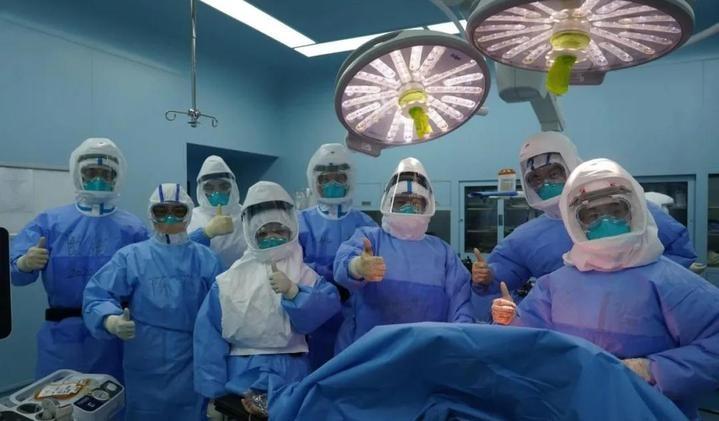 March 1, 2020, Zhejiang University First Affiliated Hospital conducted a lung transplant on a 66-year-old patient previously infected with the CCP virus (screenshot of a report by thepaper.cn)