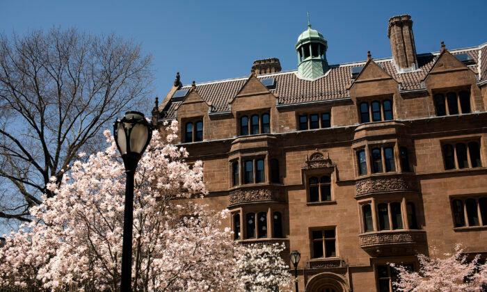 Yale, Columbia to Mandate CCP Virus Vaccinations for Students