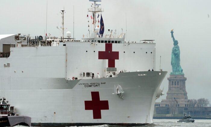 1,000-Bed Hospital Ship USNS Comfort Arrives in New York City