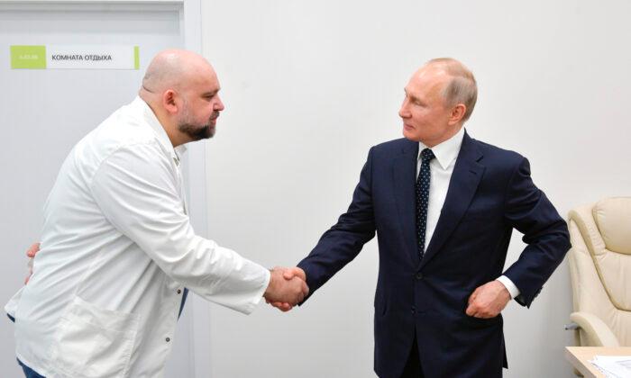 Top Moscow Doctor Tests Positive for CCP Virus, Recently Shook Putin’s Hand