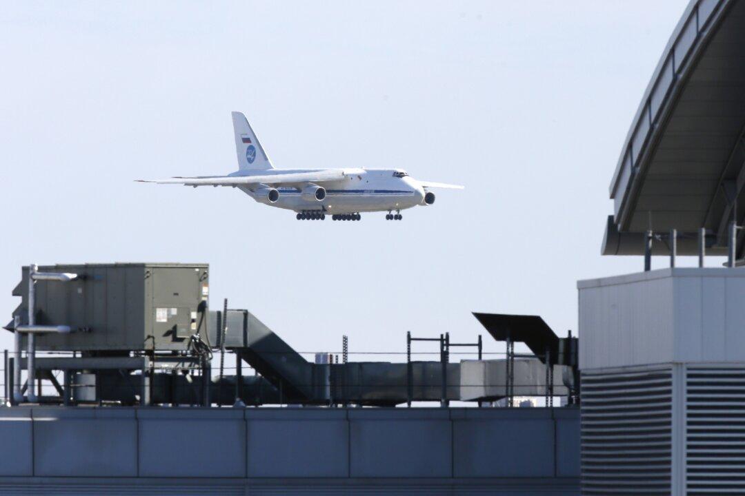 Russia Shipped Medical Gear Needed to Curb COVID-19 to US After Trump-Putin Call