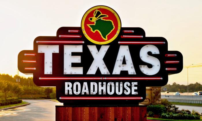Texas Roadhouse CEO Sacrifices His Salary, Bonus to Pay Workers During CCP Virus Outbreak