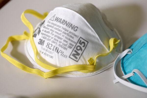  An N95 mask at the lab from which the U.S. government has ordered 3 million masks in response to the country's CCP virus outbreak, in Maplewood, Minnesota, on March 4, 2020. (Nicholas Pfosi/Reuters)