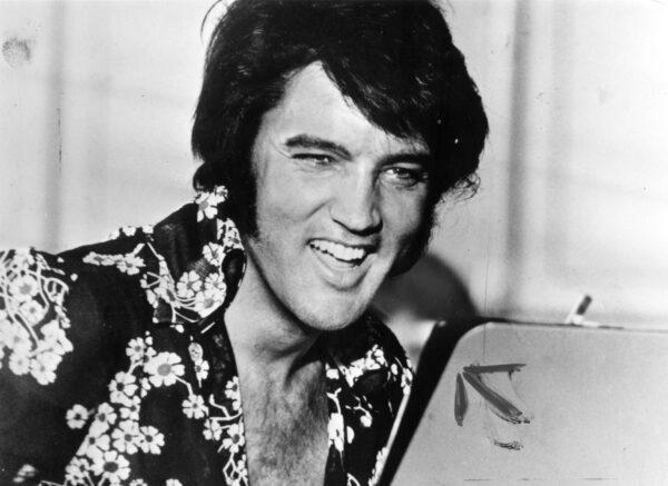 Circa 1975: American popular singer and film star Elvis Presley (1935–1977), to his fans the undisputed 'King of Rock 'n' Roll'. (Photo by Keystone/Getty Images)