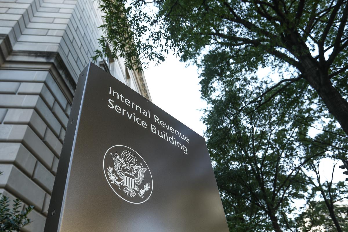 GAO Chief Says IRS Knew It Was Sending Virus Payments to Deceased People