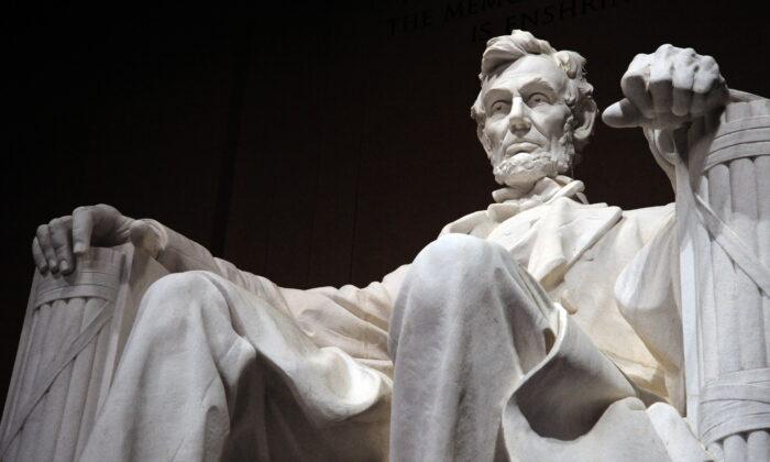 How Lincoln Used a Team of Rivals to Build Trust