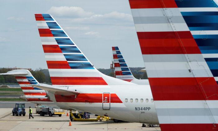 American Airlines Says to Cut Management and Support Staff by 30 Percent