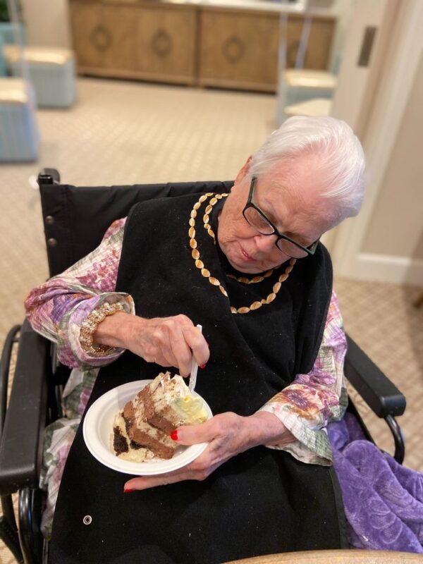 Margaret Jones eats her 91st birthday cake at The Kensington Redondo Beach on April 7, 2020. (Photo by Cristal Chavez/Courtesy of Lucy Cavazos)