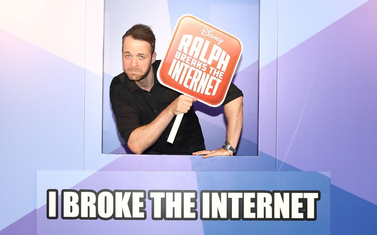 Comedian Hamish Blake's Stunt Zooms in on Critical Cybersecurity Threat