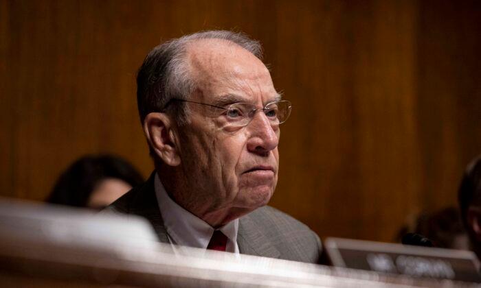 Grassley: Congress ‘Can’t Wait’ on Pelosi, White House to Agree on Stimulus Package