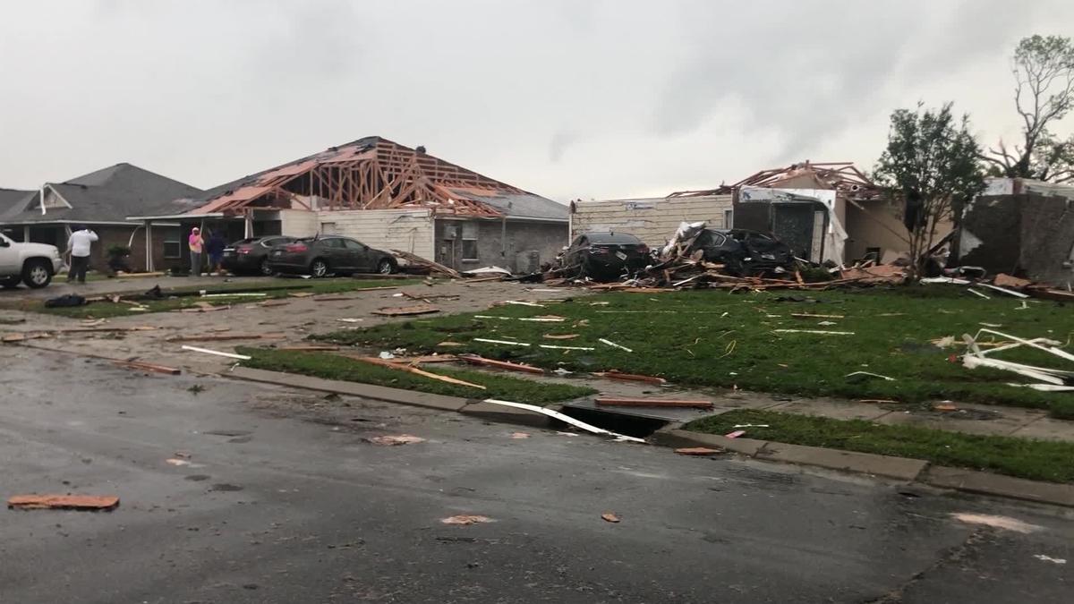 18 Dead in Tornado Outbreak in Southern US, Storms Heading North