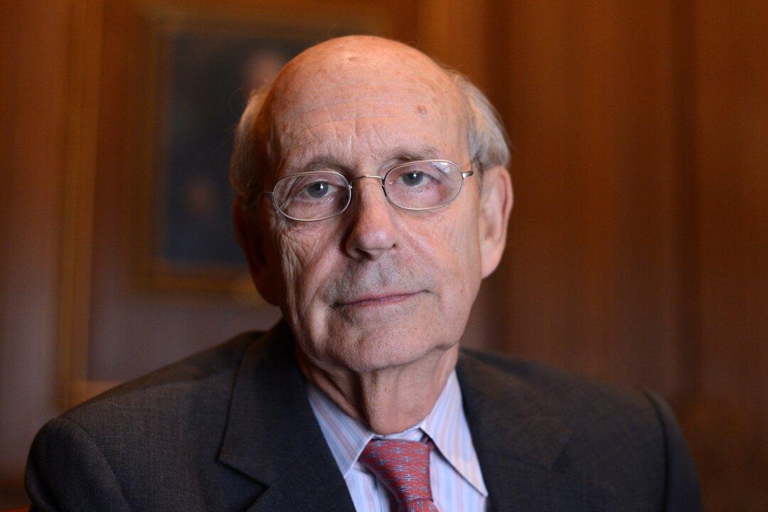 Former Justice Breyer Says He Urged Colleagues Not to Reverse Roe v. Wade