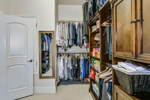 A file photo of a tidy closet. (Tina Cobb/Pixabay)
