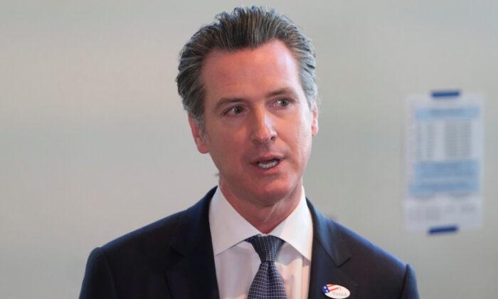 Newsom Announces Fund to Give Stimulus Checks to Illegal Immigrants in State