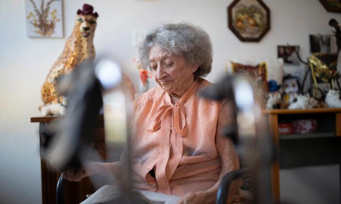 Mass Virus Test in Nursing Home Seeks to Combat Loneliness