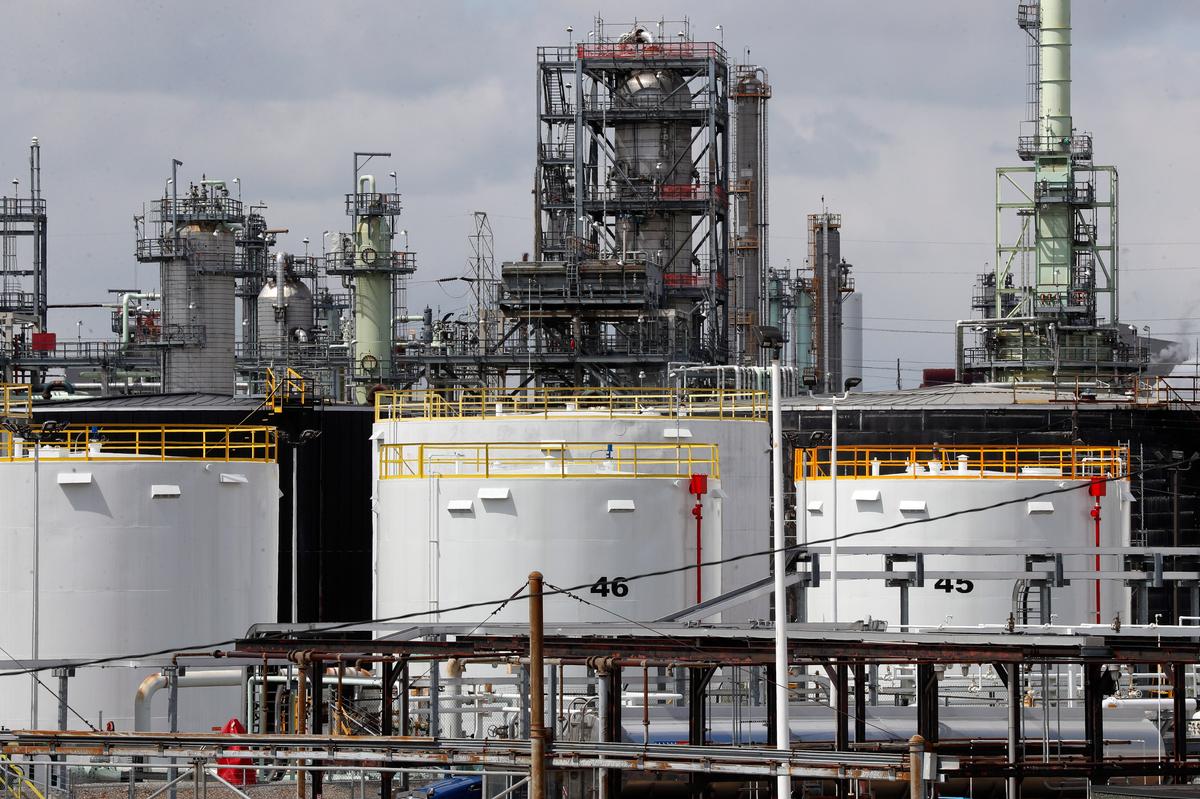 Storage tanks at the Marathon Petroleum Corp. refinery in Detroit, Mich., on April 21, 2020. (Paul Sancya/AP Photo)