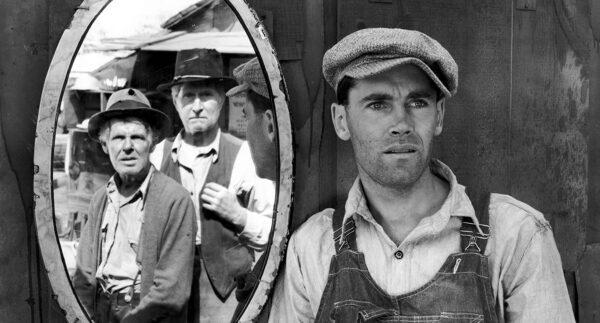 (L–R) Frank Darien, Russell Simpson, and Henry Fonda in “The Grapes of Wrath.” Fonda captured the essence of John Steinbeck’s character, according to the author. (Twentieth Century Fox)