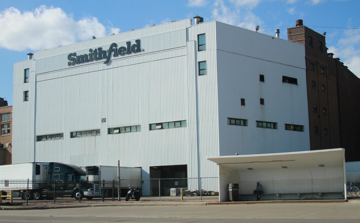 The Smithfield Foods pork processing plant in Sioux Falls, South Dakota, on April 8, 2020. (Stephen Groves/AP Photo)