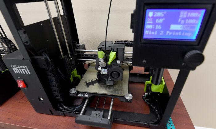 Volunteers Use 3D Printers to Make Personal Protective Equipment During Pandemic