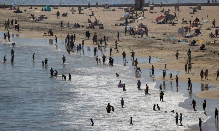 Newport Beach Rejects Plan to Close Beaches Temporarily