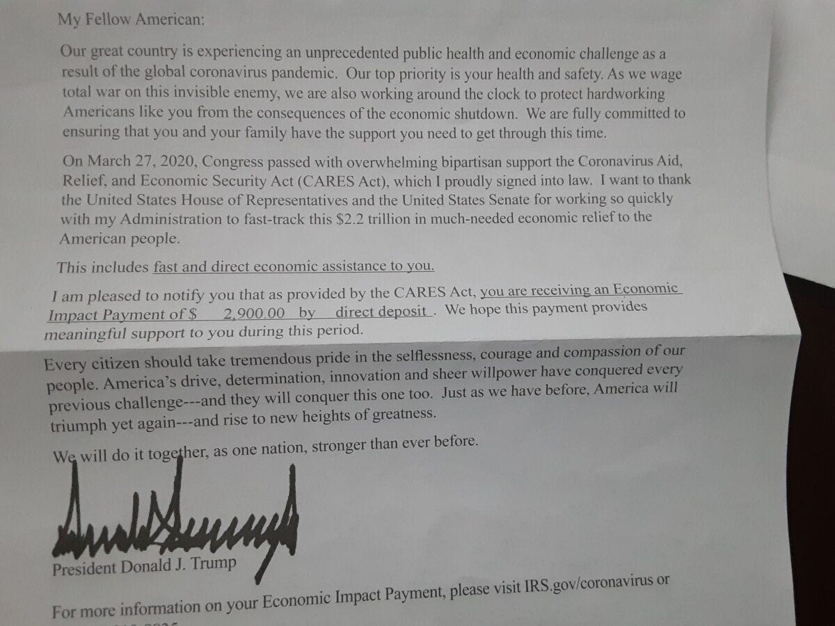 The White House mailed out a letter from President Donald Trump to announce the IRS payments (The Epoch Times)