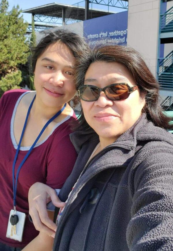 UC Irvine student Johanna Refuerzo and her mother at the university’s campus. (Johanna Refuerzo)