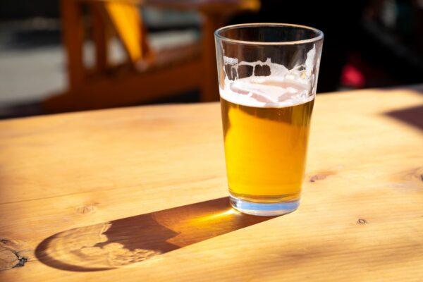 The ubiquitous straight-sided, wide-mouthed shaker pint does nothing for your beer. (VDB Photos/Shutterstock) or (Brent Hofacker/Shutterstock)