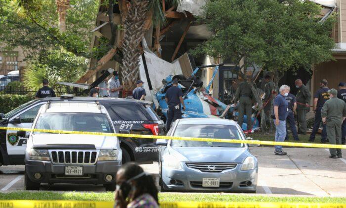 Houston Police Helicopter Crash Leaves 1 Dead, Another in Critical Condition