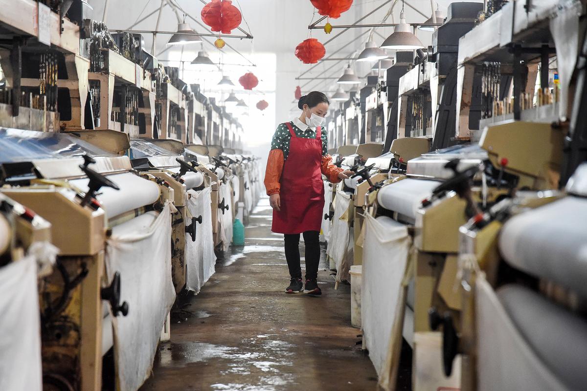 ‘No Sign of Recovery’ for Chinese Economy as Virus Cripples Export Orders