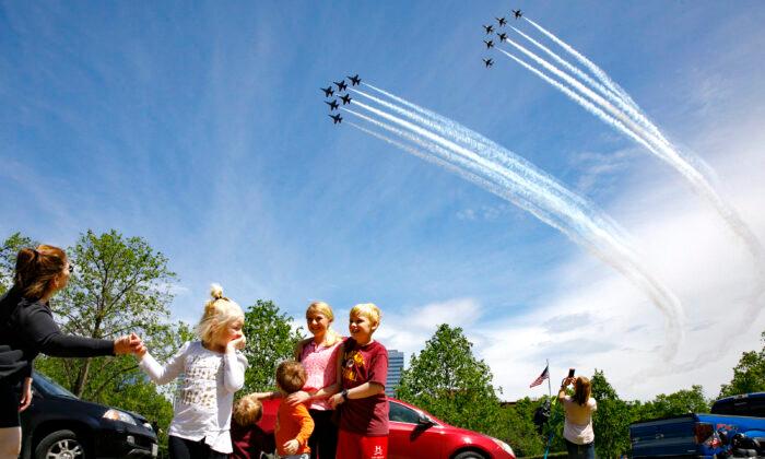 Crowds Flock to National Mall for Blue Angels and Thunderbirds Flyover