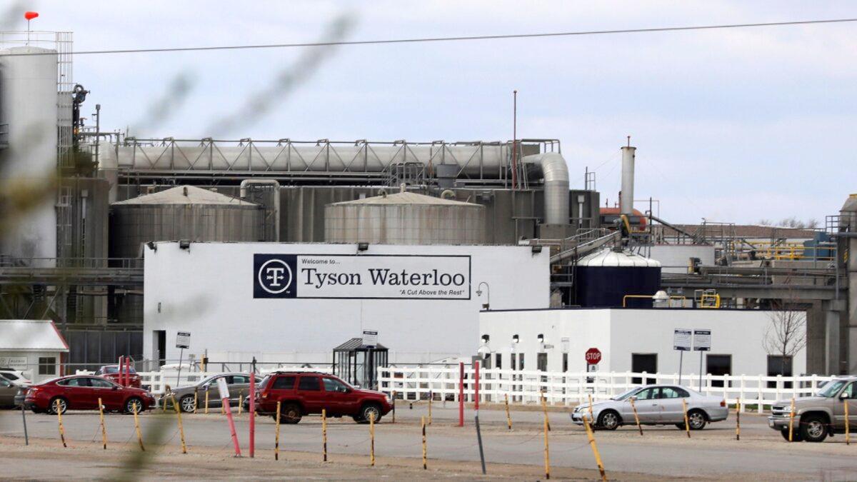A Tyson Foods pork processing plant, temporarily closed due to an outbreak of the CCP virus (COVID-19), in Waterloo, Iowa, on April 29, 2020. (Brenna Norman/Reuters)