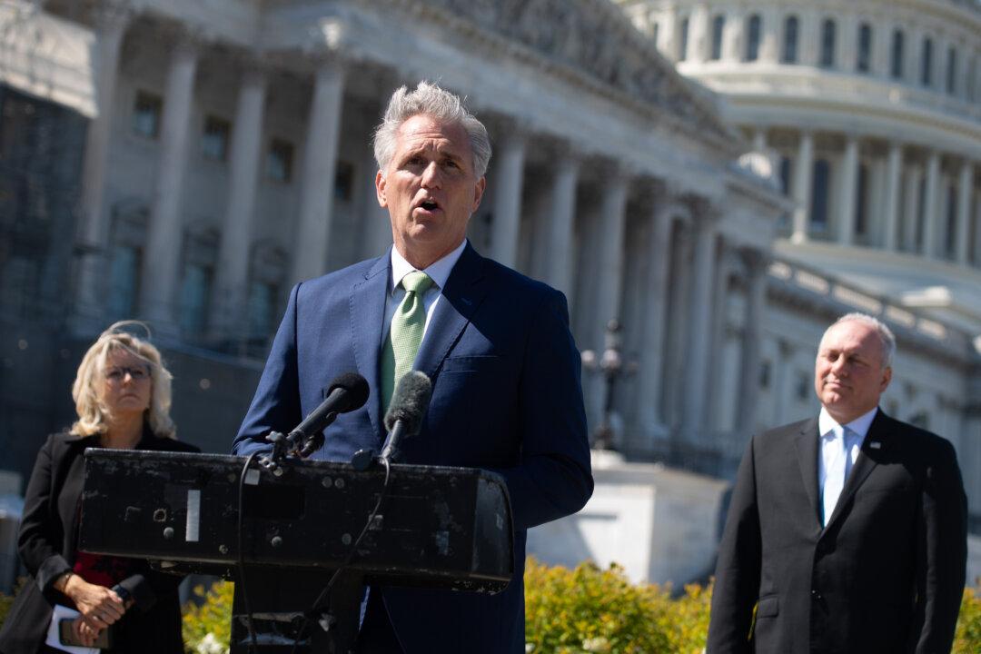 McCarthy Calls for House to Go Back Into Session