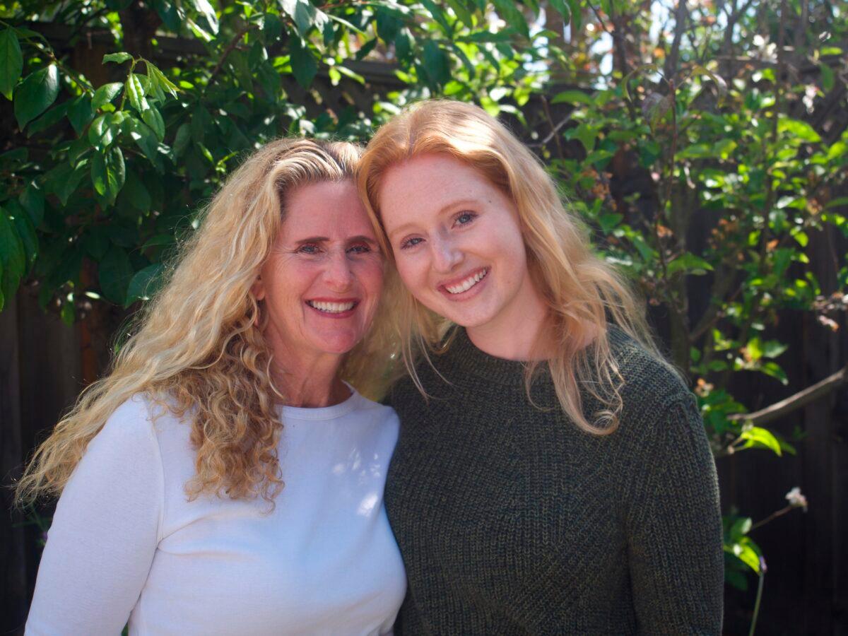 Carrie Green-Zinn (L), and her daughter, Zaria Zinn in Alameda, Calif., on May 1, 2020. (Aleeza Zin via AP Photo)