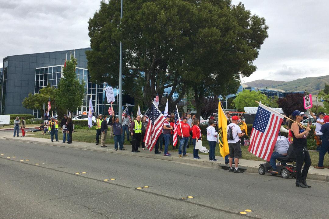 Tesla Receives Support from New California Movement at a Rally for Freedom
