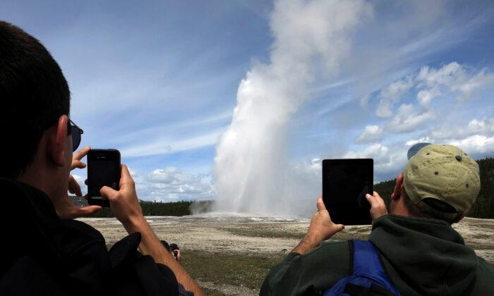 Yellowstone, Grand Canyon Join National Parks Set for Limited Reopenings