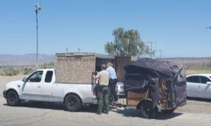 5 Children Found in Box Hitched to Truck Without Ventilation, Water: Officials
