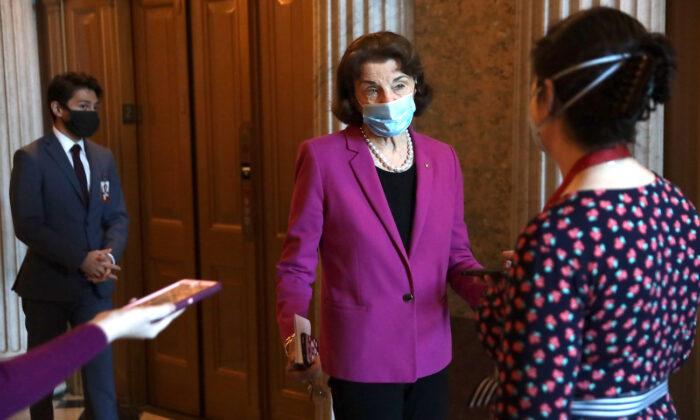 States With No Mask Orders Should Not Get COVID-19 Aid, Sen. Feinstein Proposes