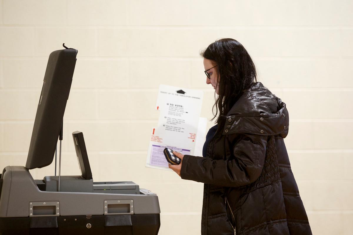 All Michigan Voters to Receive Absentee Ballot Applications