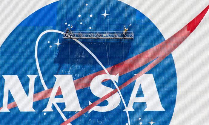 NASA Human Spaceflight Chief Resigns Ahead of Launch