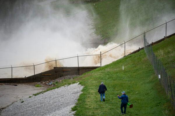 A dam on Wixom Lake in Edenville, Mich., on May 19, 2020. (Kaytie Boomer/The Bay City Times via AP)