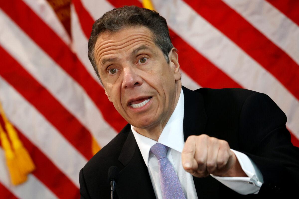 New York Governor Andrew Cuomo speaks at his daily briefing at New York Medical College during the outbreak of the CCP virus in Valhalla, New York on May 7, 2020. (Mike Segar/Reuters)